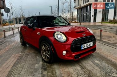 Хэтчбек MINI Hatch 2015 в Киеве