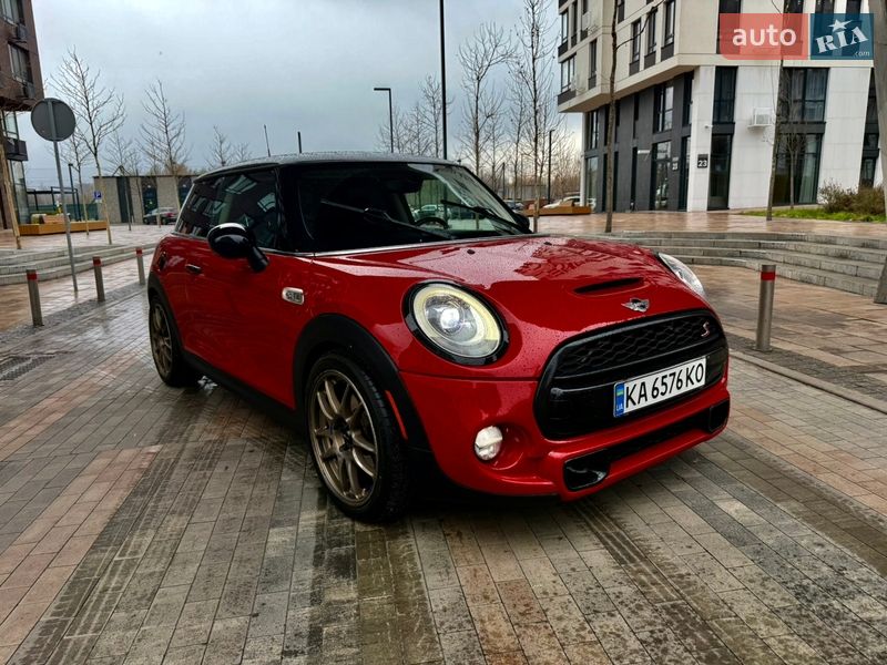 Хэтчбек MINI Hatch 2015 в Киеве