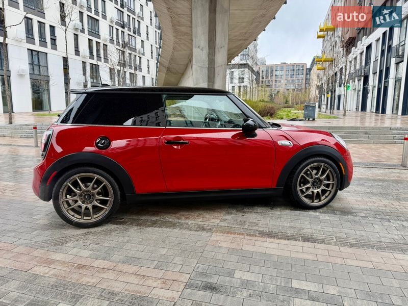 Хэтчбек MINI Hatch 2015 в Киеве