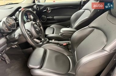 Хэтчбек MINI Hatch 2015 в Киеве