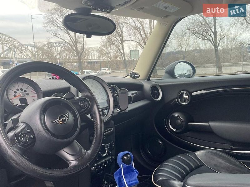 Хэтчбек MINI Hatch 2010 в Киеве