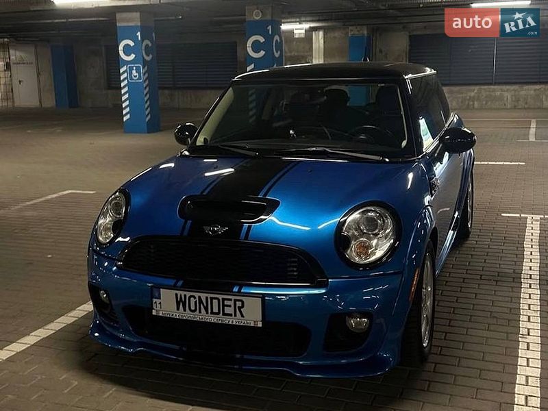 Хэтчбек MINI Hatch 2010 в Киеве