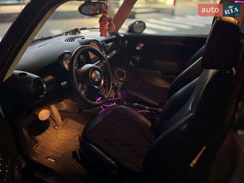 Хэтчбек MINI Hatch 2012 в Харькове