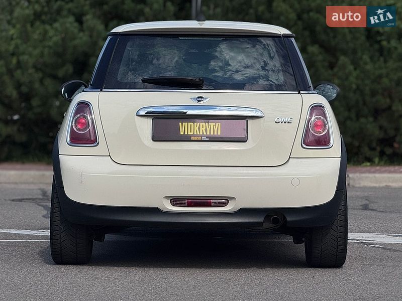 Хэтчбек MINI Hatch 2010 в Киеве