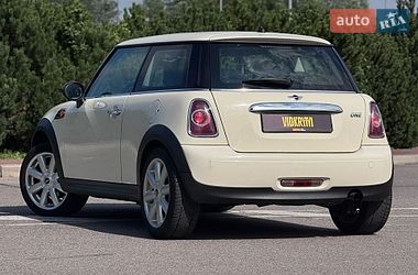 Хэтчбек MINI Hatch 2010 в Киеве