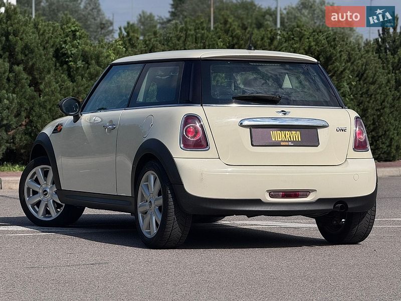 Хэтчбек MINI Hatch 2010 в Киеве