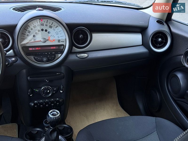 Хэтчбек MINI Hatch 2010 в Киеве