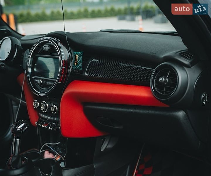 Хэтчбек MINI Hatch 2017 в Виннице