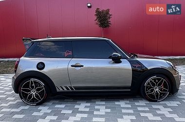 Хетчбек MINI Hatch 2017 в Львові