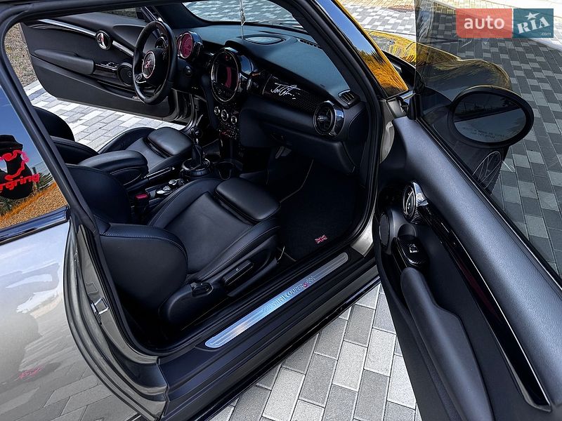 Хетчбек MINI Hatch 2017 в Львові