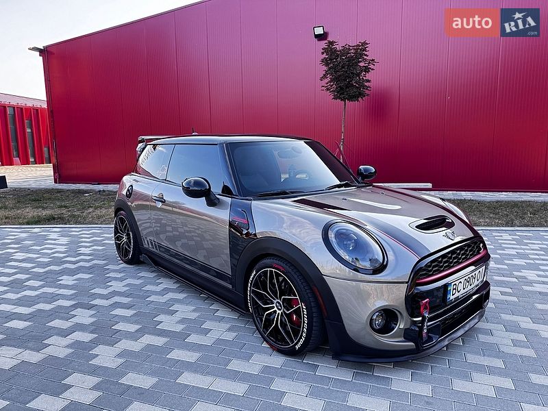 Хетчбек MINI Hatch 2017 в Львові