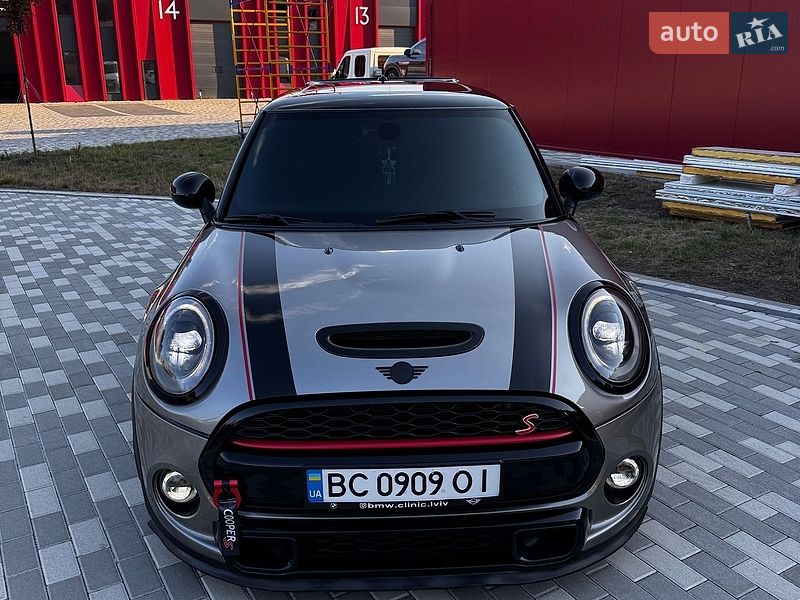 Хетчбек MINI Hatch 2017 в Львові