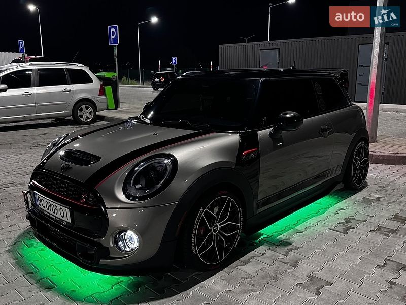 Хетчбек MINI Hatch 2017 в Львові