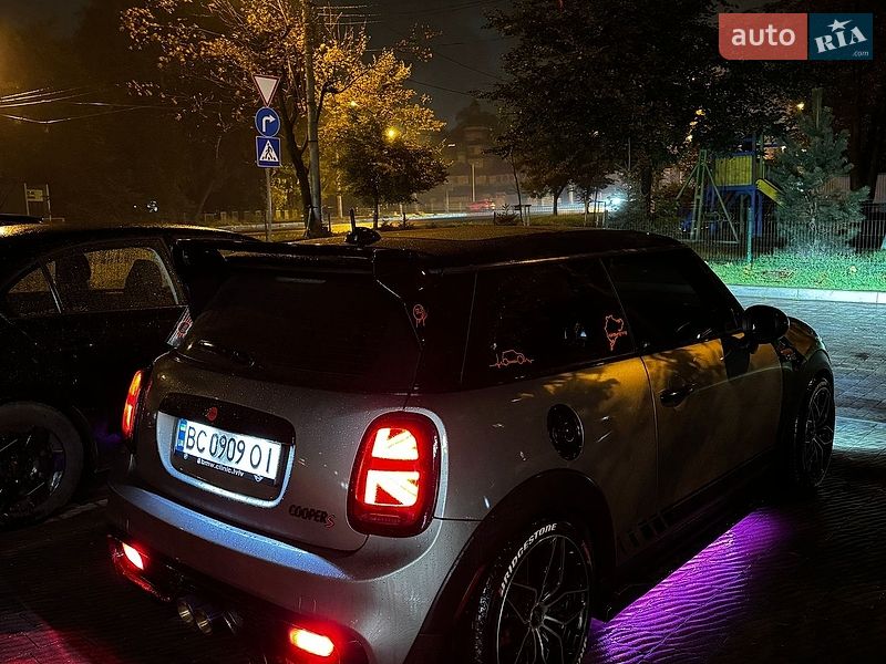 Хетчбек MINI Hatch 2017 в Львові