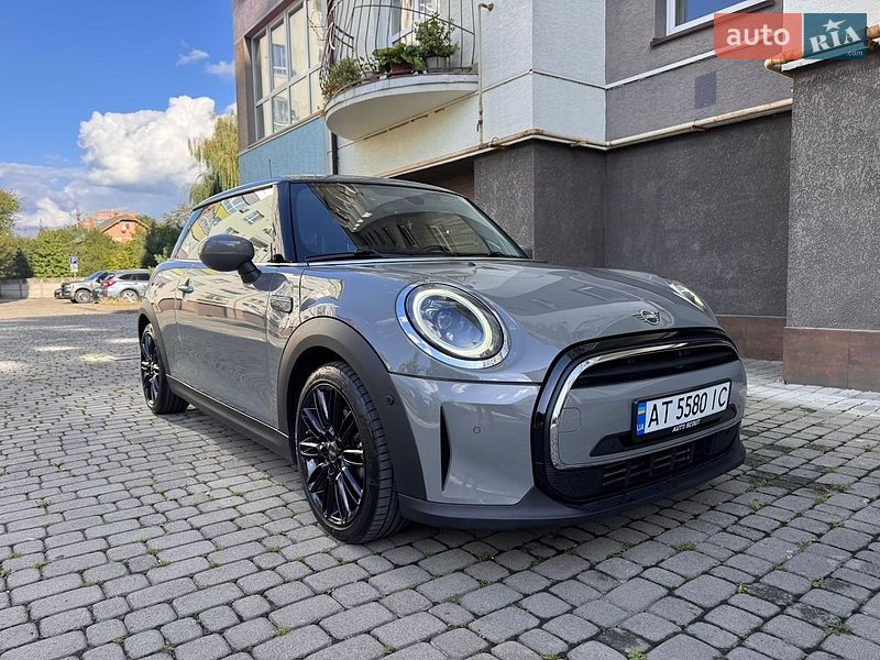 Хетчбек MINI Hatch 2021 в Івано-Франківську