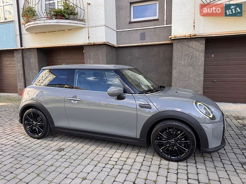 Хетчбек MINI Hatch 2021 в Івано-Франківську