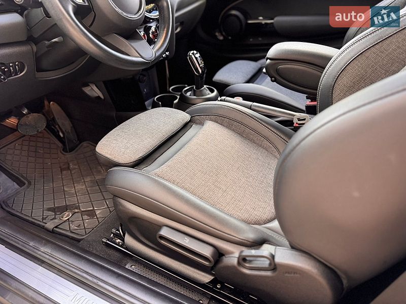 Хетчбек MINI Hatch 2021 в Івано-Франківську