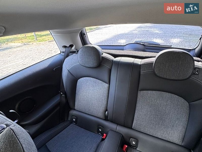 Хетчбек MINI Hatch 2021 в Івано-Франківську