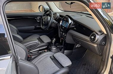 Хетчбек MINI Hatch 2021 в Івано-Франківську