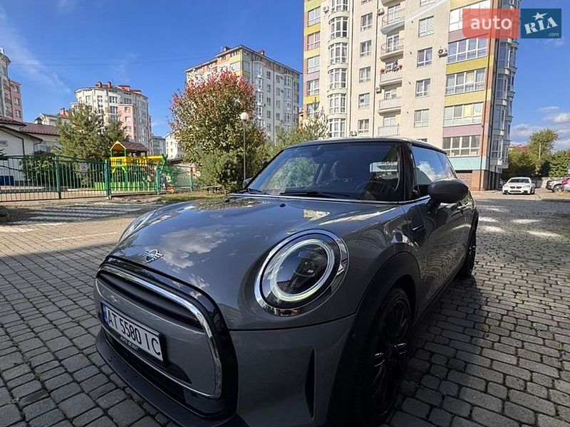 Хетчбек MINI Hatch 2021 в Івано-Франківську