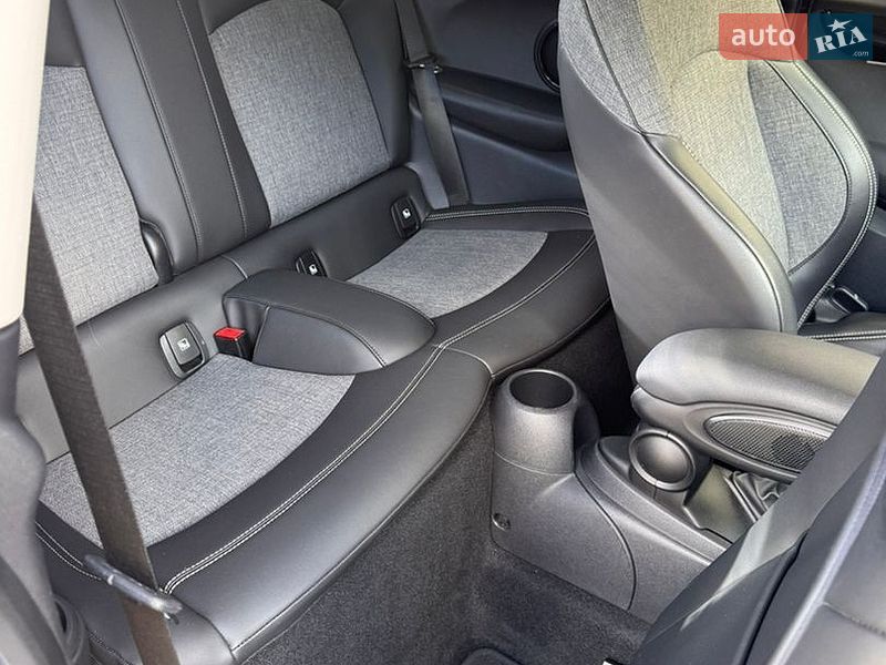 Хетчбек MINI Hatch 2021 в Івано-Франківську