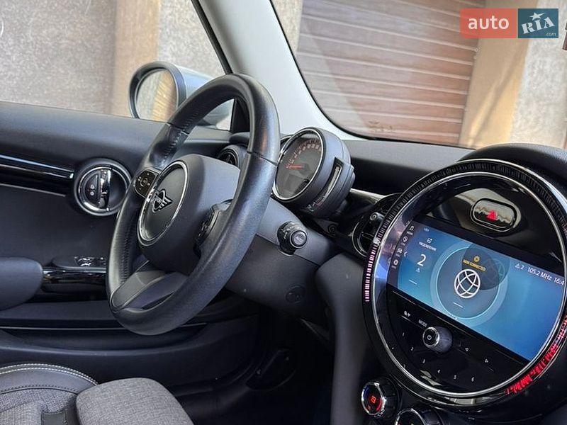 Хетчбек MINI Hatch 2021 в Івано-Франківську