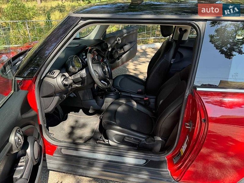 Хэтчбек MINI Hatch 2014 в Киеве