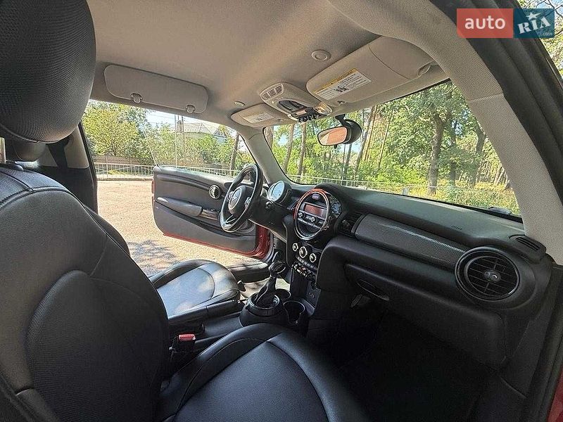 Хэтчбек MINI Hatch 2014 в Киеве