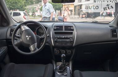 Внедорожник / Кроссовер Mitsubishi ASX 2011 в 