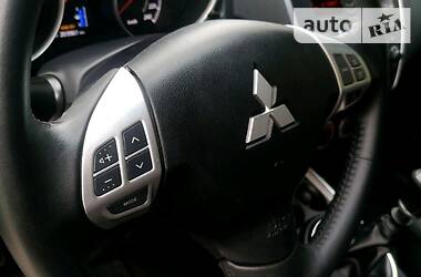 Хетчбек Mitsubishi ASX 2011 в 