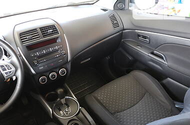 Позашляховик / Кросовер Mitsubishi ASX 2010 в 