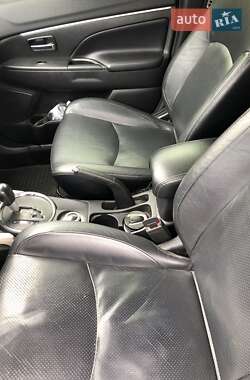 Внедорожник / Кроссовер Mitsubishi ASX 2010 в 