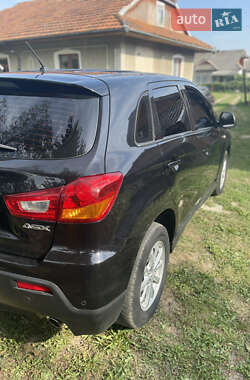 Внедорожник / Кроссовер Mitsubishi ASX 2010 в 