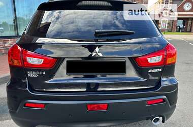 Позашляховик / Кросовер Mitsubishi ASX 2011 в 