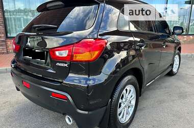 Позашляховик / Кросовер Mitsubishi ASX 2011 в 