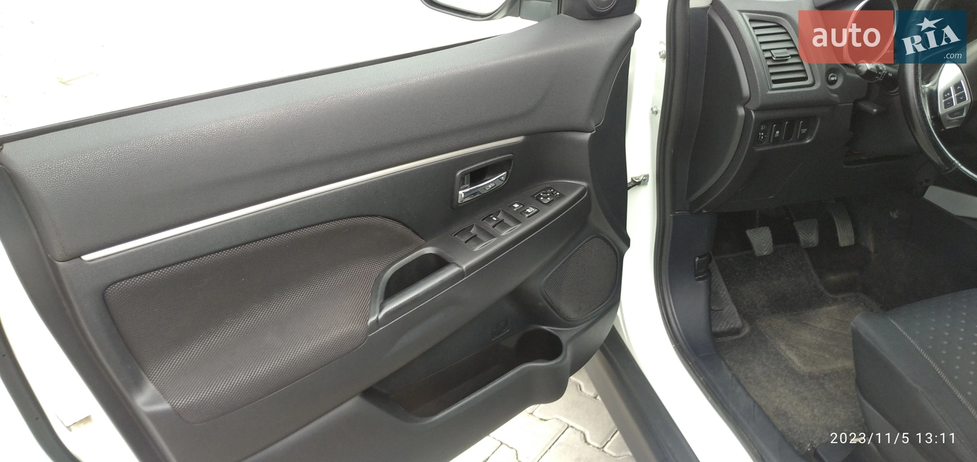 2011 Mitsubishi ASX - мініатюра 2
