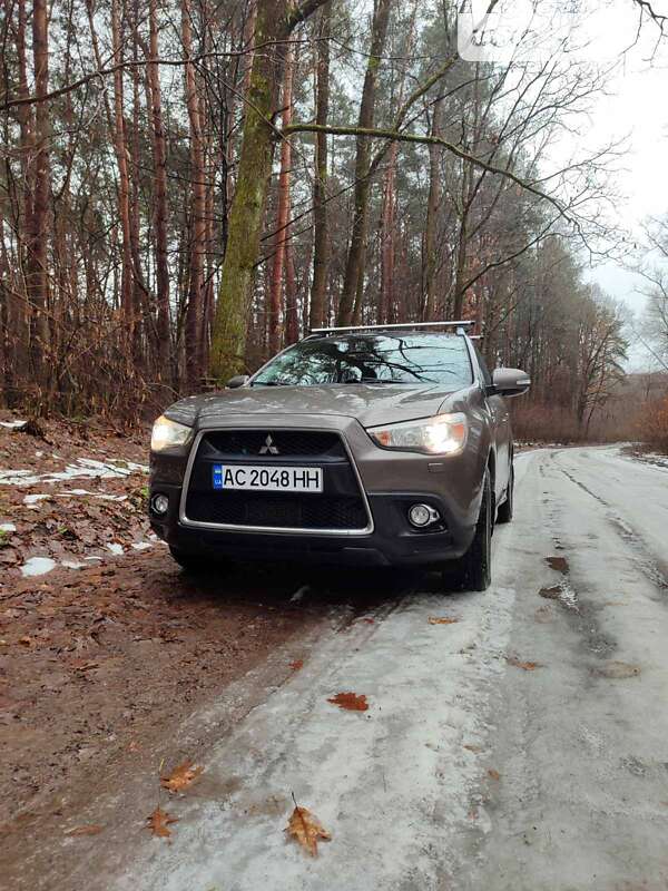 Внедорожник / Кроссовер Mitsubishi ASX 2011 в Нововолынске