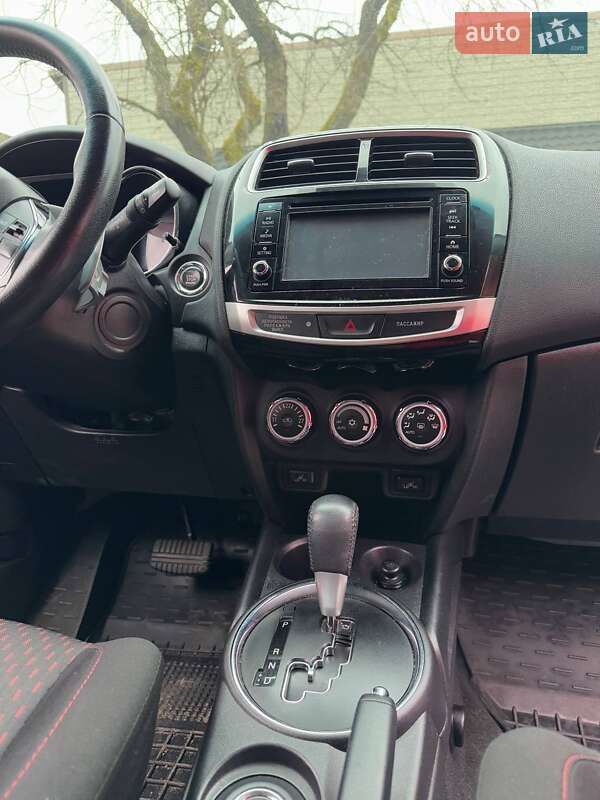 Внедорожник / Кроссовер Mitsubishi ASX 2017 в Делятине