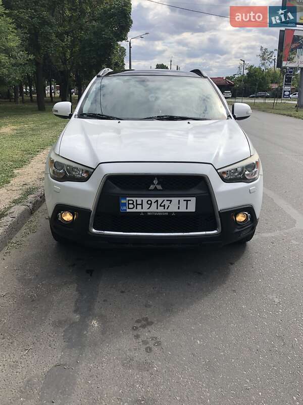 Внедорожник / Кроссовер Mitsubishi ASX 2010 в 