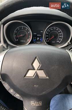 Внедорожник / Кроссовер Mitsubishi ASX 2010 в 