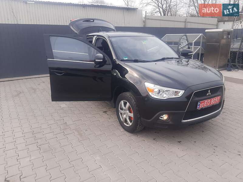 Внедорожник / Кроссовер Mitsubishi ASX 2011 в 