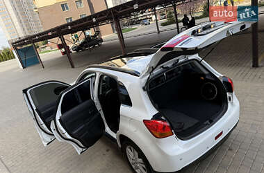 Внедорожник / Кроссовер Mitsubishi ASX 2013 в 