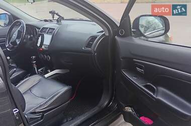 Внедорожник / Кроссовер Mitsubishi ASX 2010 в 