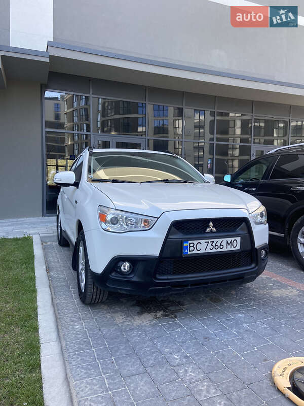 Позашляховик / Кросовер Mitsubishi ASX 2012 в 