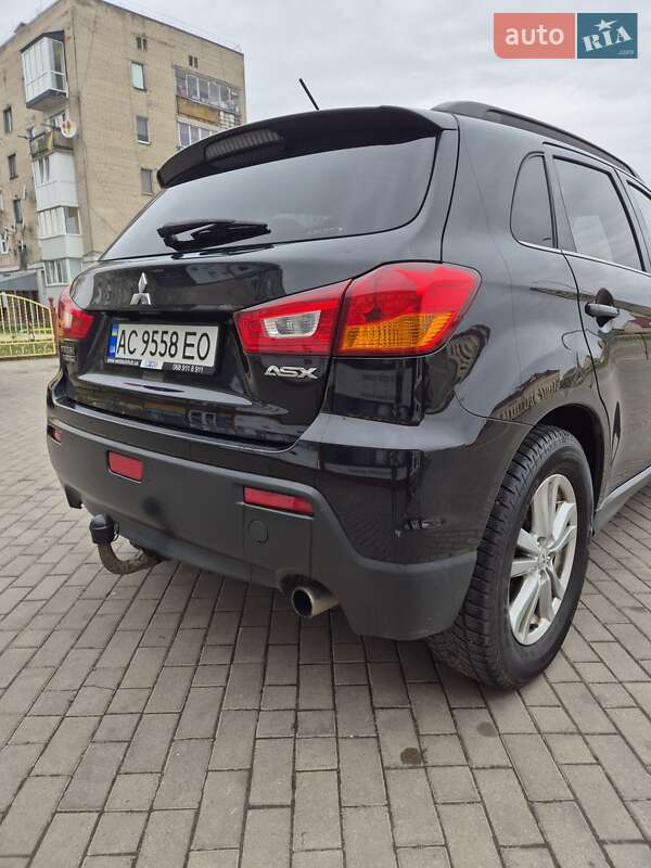 Внедорожник / Кроссовер Mitsubishi ASX 2010 в Владимире