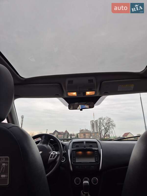 Внедорожник / Кроссовер Mitsubishi ASX 2010 в Владимире