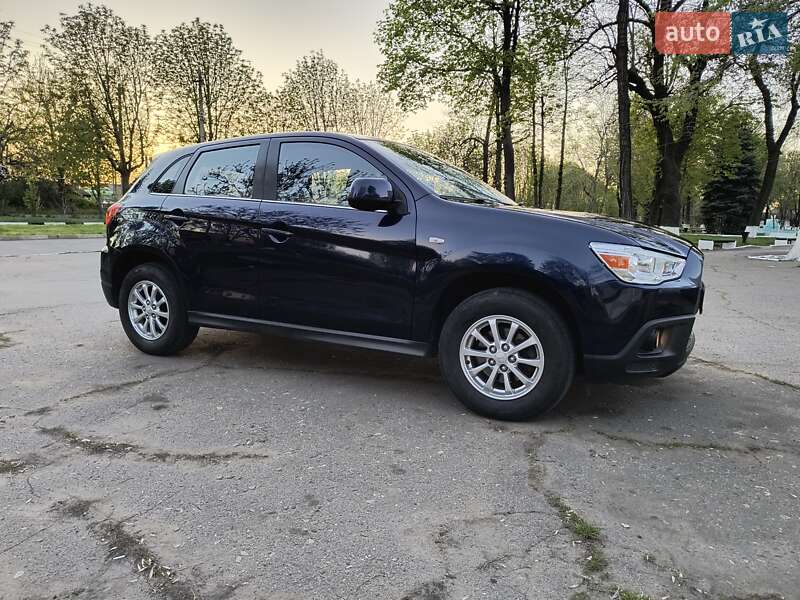 Внедорожник / Кроссовер Mitsubishi ASX 2011 в Подольске
