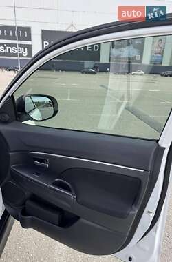 Внедорожник / Кроссовер Mitsubishi ASX 2012 в 