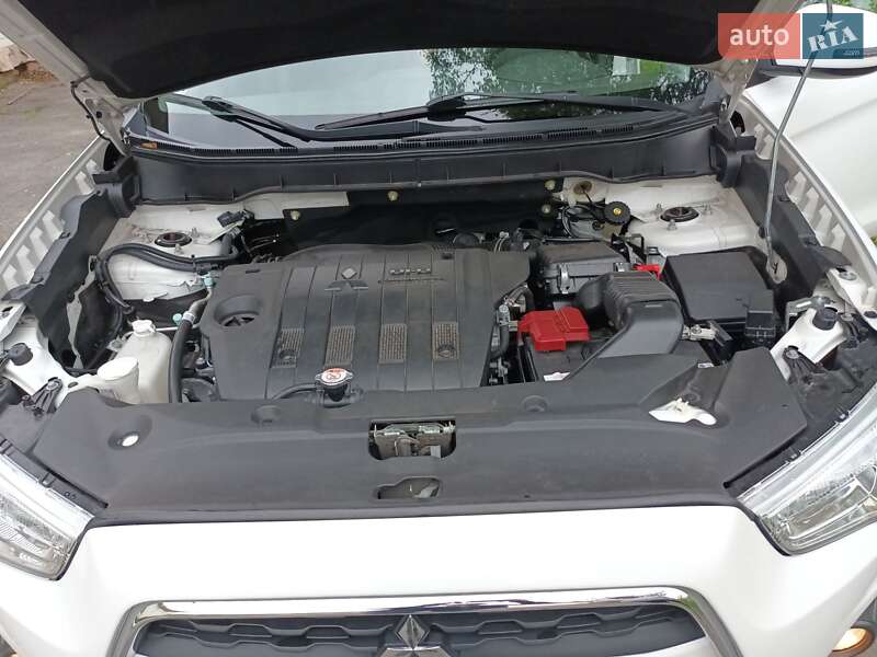 Внедорожник / Кроссовер Mitsubishi ASX 2013 в Ромнах