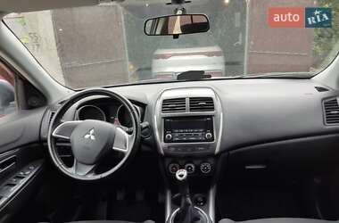 Позашляховик / Кросовер Mitsubishi ASX 2013 в 